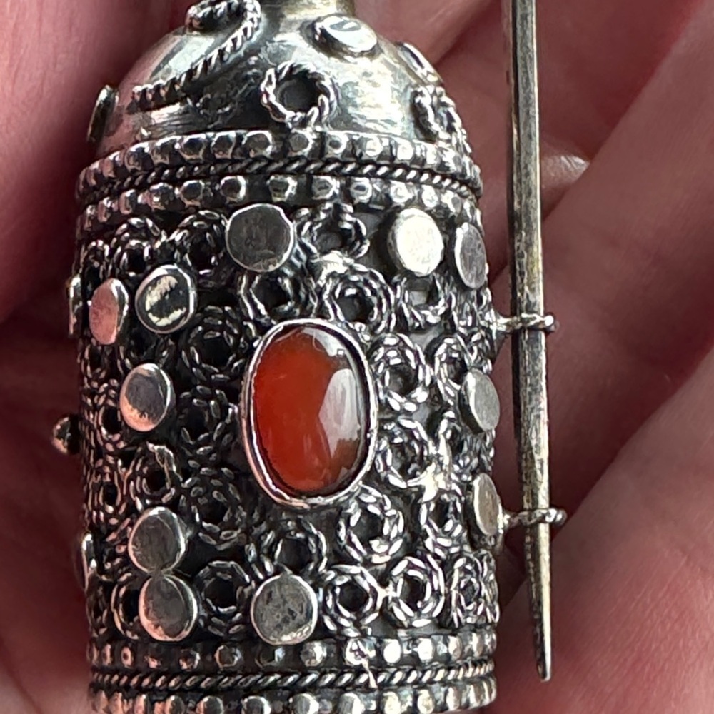 Tibetan decorated silver jar for snuff , perfume - Picture 3 of 5